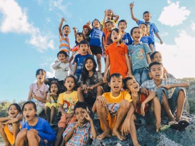 Bantu Anak-anak Pemulung untuk Sekolah Kembali