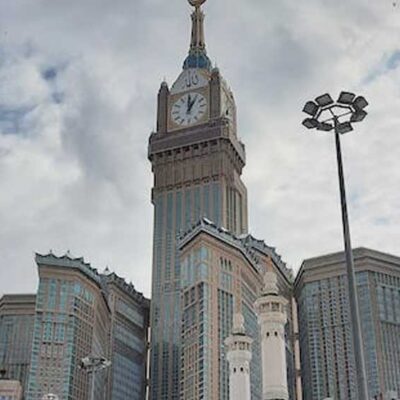 Hotel Apa Saja yang Ada di Zamzam Tower?